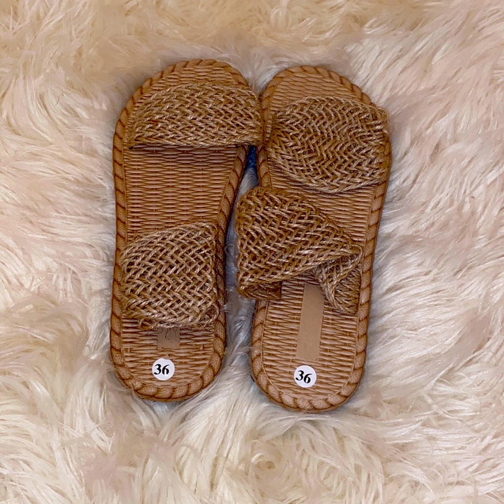 Weeded shoes